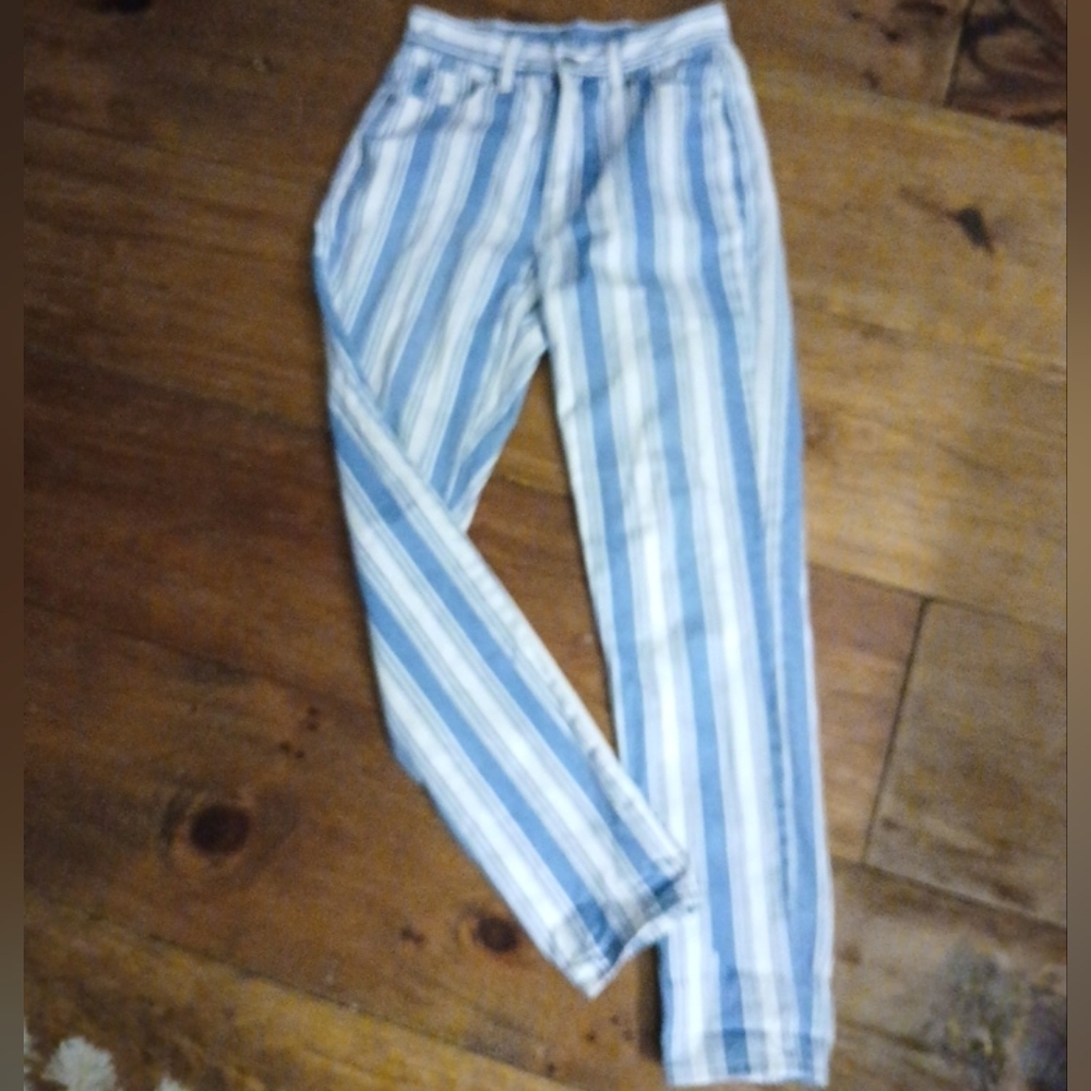 American Eagle Women’s Mom Jeans Striped Blue White High Rise Size 00 , 26x26